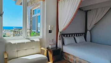 Blackout curtains, free WiFi, bed sheets