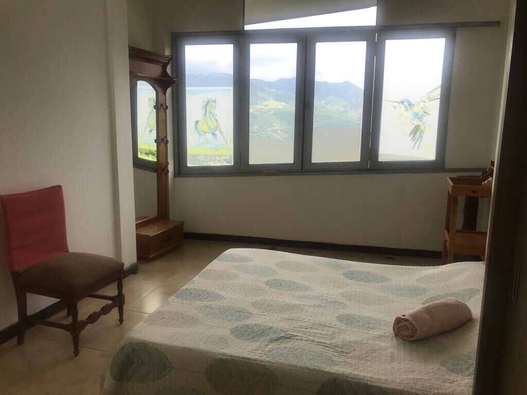 4 室のベッドルーム、WiFi、ベッドシーツ