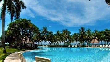 Condo, 5 Bedrooms | Pool