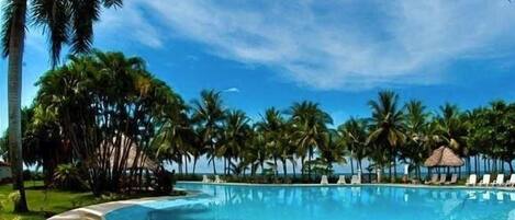 Condo, 5 Bedrooms | Pool