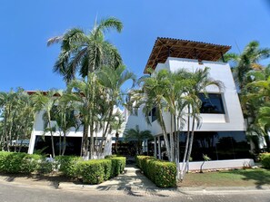 Condo, 6 Bedrooms | Exterior