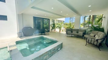 Condo, 6 Bedrooms | Outdoor spa tub