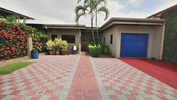 Condo, 4 Bedrooms | Exterior