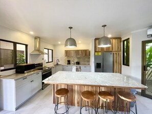 Fridge, oven, coffee/tea maker, toaster