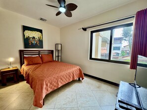 Apartment, 3 Schlafzimmer | 3 Schlafzimmer, Schreibtisch, laptopgeeigneter Arbeitsplatz