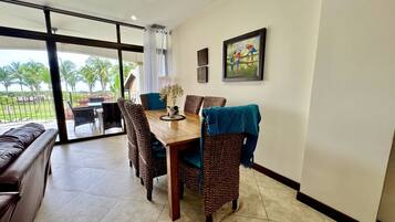Condo, 3 Bedrooms | Dining