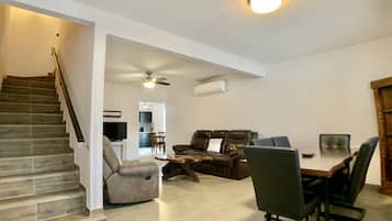 Appart'hôtel, 5 chambres | Coin séjour