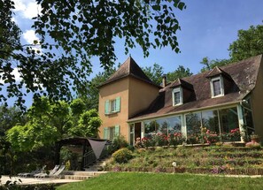 Front of property - LES FEUILLANTINES (Saint-Cyprien)