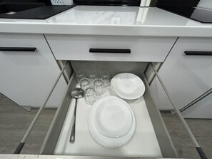 Fridge, microwave, cookware/dishes/utensils, lobster pot