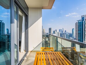 Balcony - The Elevated Abode 1BHK Apt in Downtown (Dubai)