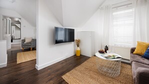 Unclassified image, 4 of 20, button - Bijoux Central Plymouth 1 Bed Apartment (Plymouth)
