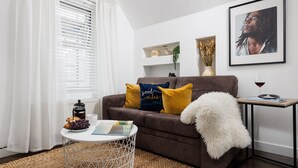 Unclassified image, 3 of 20, button - Bijoux Central Plymouth 1 Bed Apartment (Plymouth)
