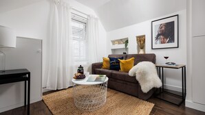 Unclassified image, 2 of 20, button - Bijoux Central Plymouth 1 Bed Apartment (Plymouth)