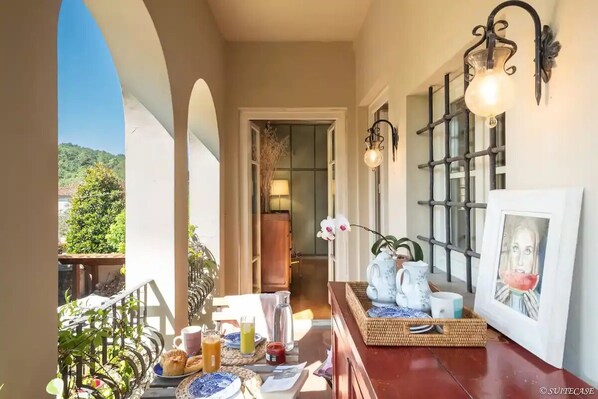 Outdoor dining - Luxury Villa in Tuscany with pool and garden. (Lucca)