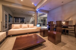 Living area - Muthee Luxurious Private Villa (Zakynthos)