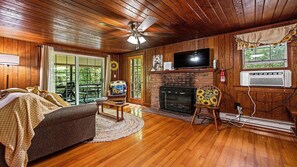 Télévision, cheminée