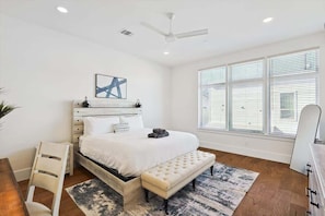 3 bedrooms, WiFi, bed sheets - 3-BD Luxury Living w Rooftop Garden Views (Dallas)