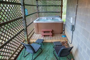Bain à remous extérieur