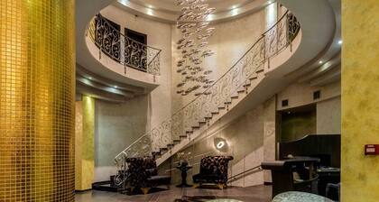 Chateau Rond Boutique Hotel & Spa