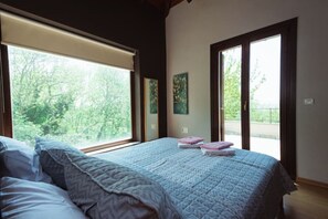 4 chambres, fer et planche à repasser, lit parapluie, Wi-Fi