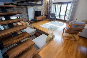 Cheminée, chaîne hi-fi, espaces bureaux
