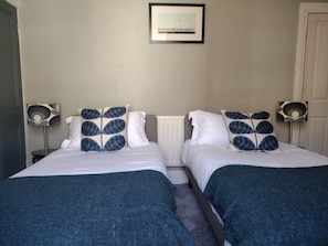 2 bedrooms