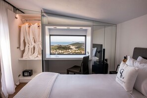 4 habitaciones, escritorio, tabla de planchar con plancha y wifi gratis 