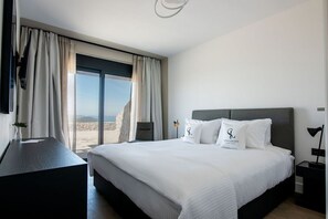 4 habitaciones, escritorio, tabla de planchar con plancha y wifi gratis 