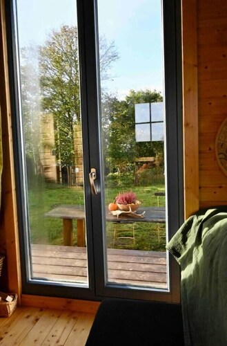 Autarker Schäferwagen mit Kamin Ganzjährig Nutzbar