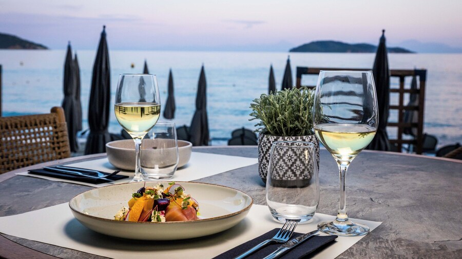 Thalassa Cape Philian Collection