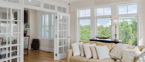 Téléviseur connecté, foyer