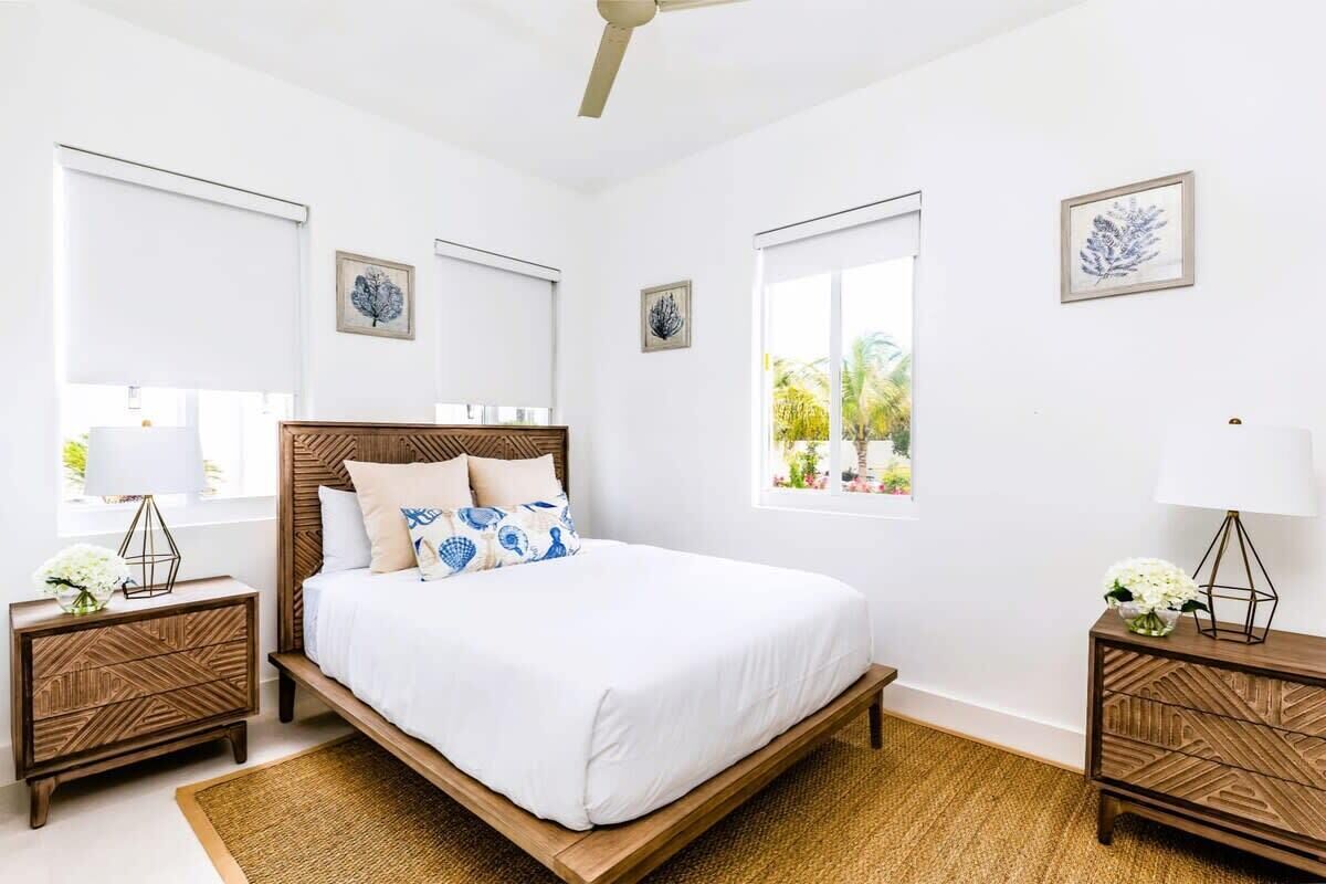 8 bedrooms, in-room safe, desk, iron/ironing board