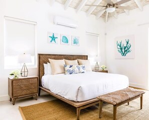 8 bedrooms, in-room safe, desk, iron/ironing board - Lagoon View Villa, Pool, Dock, Kayaks & Waterways (Leeward Settlement)