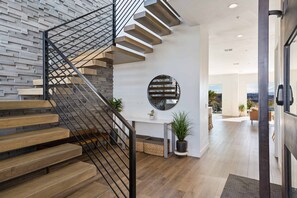 Interior - Perfectly on Par: Private Pool, Hot Tub (Washington)