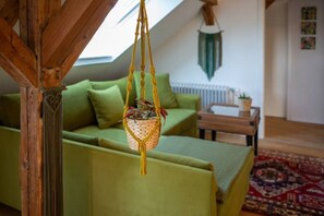 Smart-tv, boeken en een stereo