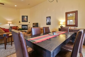 Dining - 343 Downtown, Private Hot Tub with Red Rock Views (Moab)