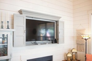 Interior - Pelican`s Perch at River Rocks Plantation (Guntersville)