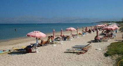 Harrys bar & apartments