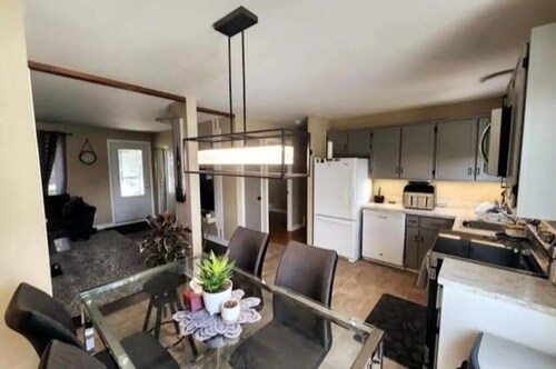 Bunga-lounge: 3 BDR, Pool, Parking