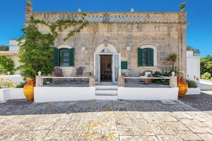 Fachada de la propiedad