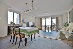 Interior - CBD Ample 1BR Retreat - Views | Parking | Pool | Gym (Haymarket)