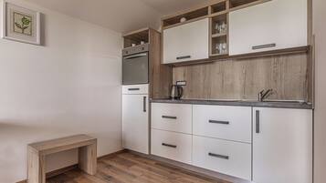 Family House, 1 Bedroom, Mountainside (Wellness Vineyard Cottage Krivic) | Private kitchen | Fridge, oven, stovetop, cookware/dishes/utensils