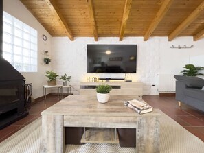 TV - Villa SweetHome: Piscina privada, Barbacoa, a 10 min de Sitges (Olivella)