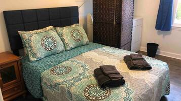 4 bedrooms, desk, iron/ironing board, free WiFi