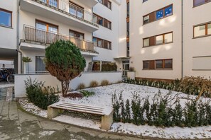Exterior - Mysterious Blue Apartment by Renters (Swinoujscie)