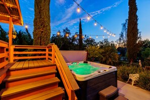 Outdoor spa tub - Great Reviews! Near Wineries, Hot Tub, Valley View (Temecula)