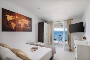 4 chambres, fer et planche à repasser, Wi-Fi, draps fournis