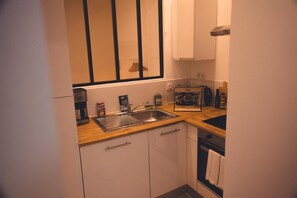 Fridge, microwave, oven, stovetop - Le Duplex "baudelaire" (Tours)