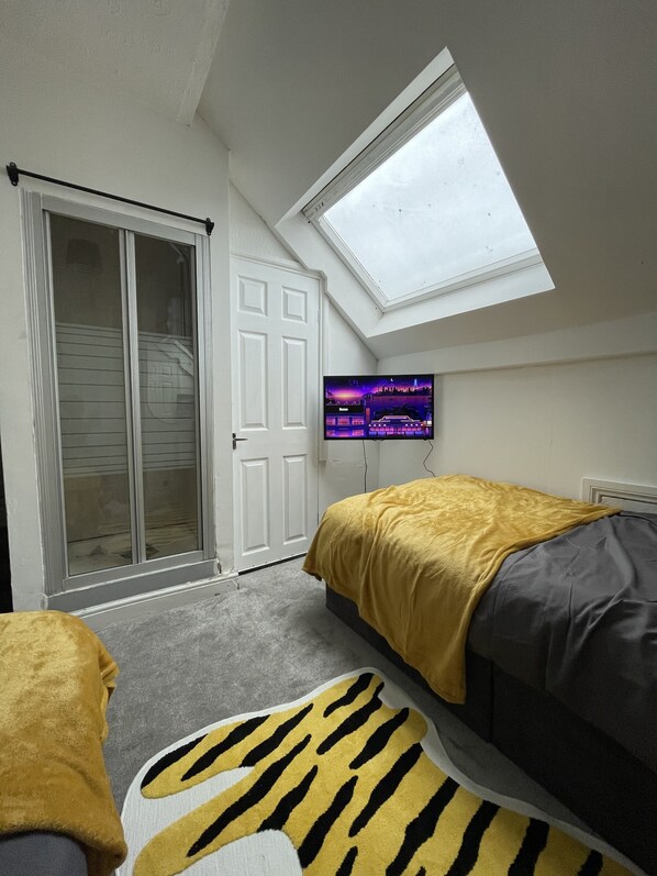 Apartment | 1 bedroom, free WiFi, bed sheets - Inviting 1-bed Apartment in Leeds (Leeds)