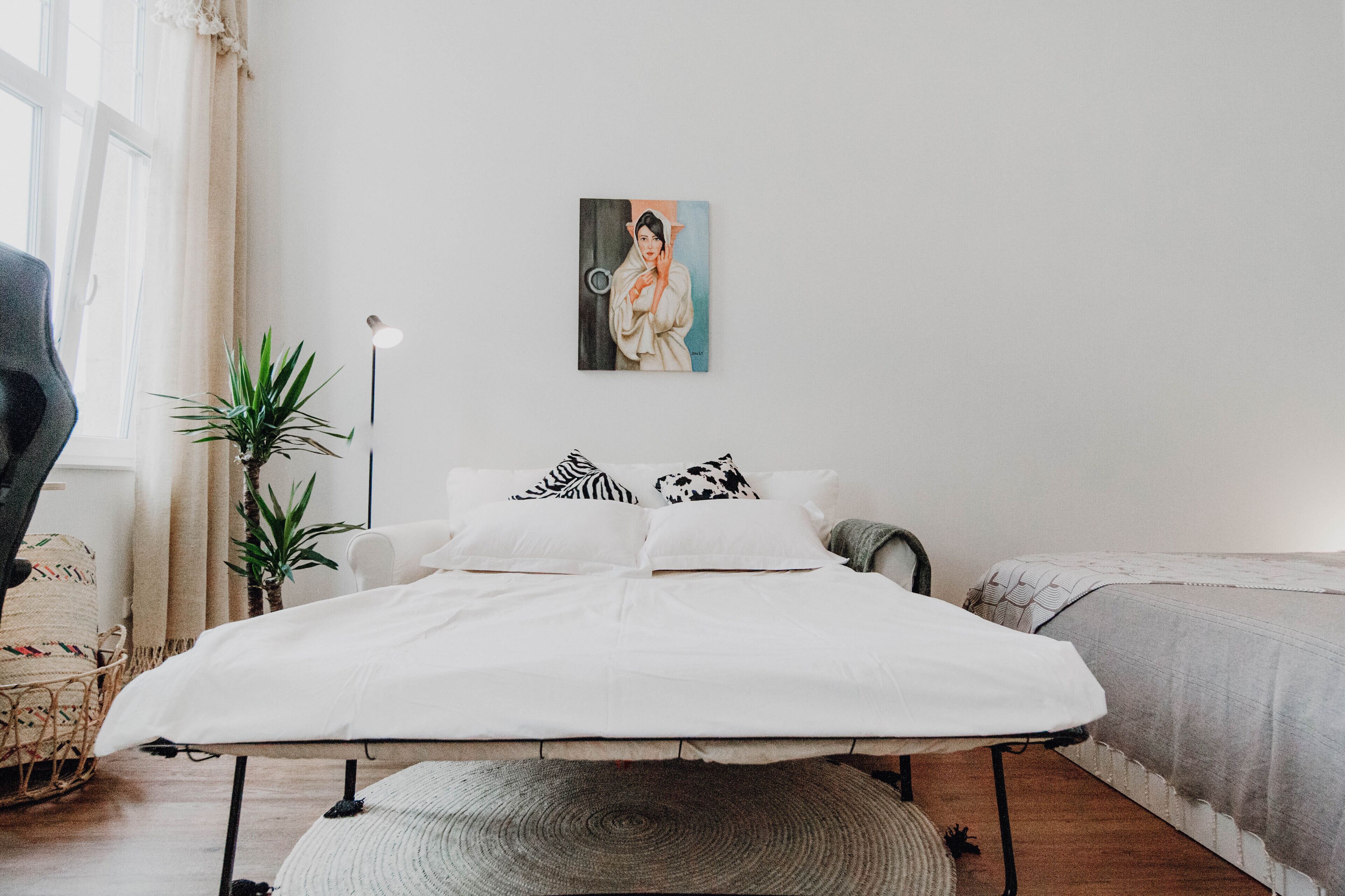 1 sovrum, skrivbord, ljudisolering och strykjärn/strykbräda